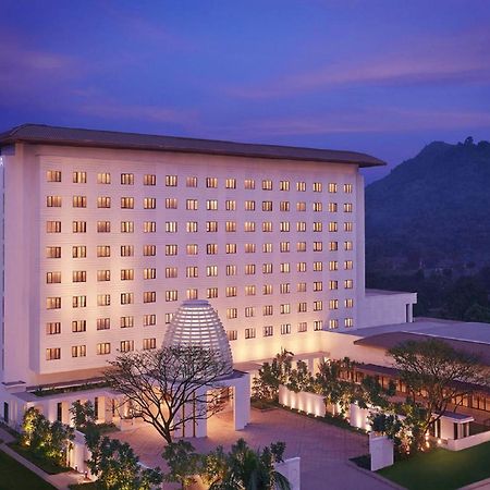 Vivanta Guwahati Exteriör bild